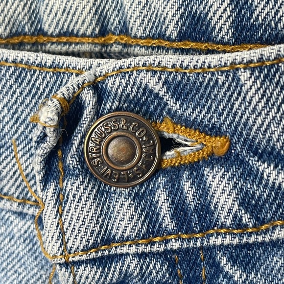 90's Vintage Levi's 521 Tapered Fit Tapered Leg Lightwash High Waisted Jeans 16 - Picture 3 of 9